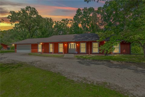 Homes For Sale - 595 Morris Lane<br/> West Union, SC 29696