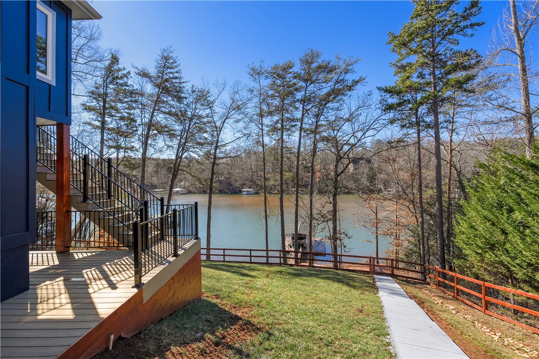 135 W Waters Edge Lane, West Union, South Carolina image 2