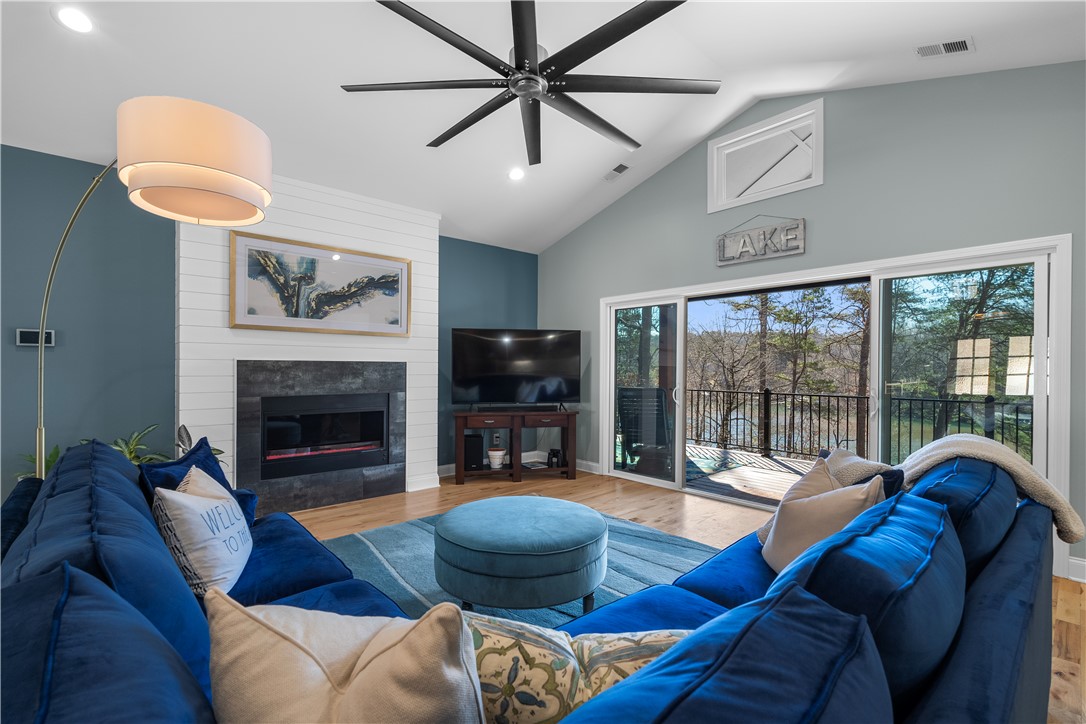 135 W Waters Edge Lane, West Union, South Carolina image 6