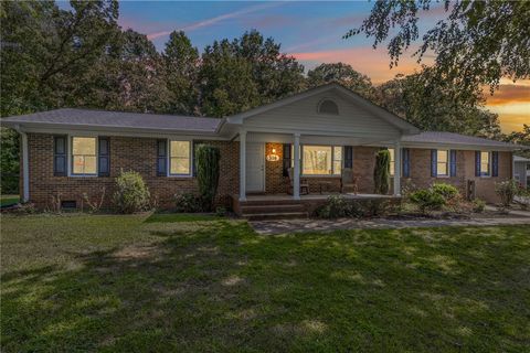 Photo of 316 Mountain Estates Road, Pickens, SC 29671 (MLS # 20297066)