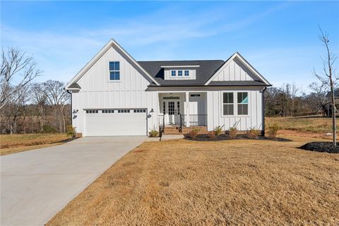Photo of 3401 Split Oak Circle, Seneca, SC 29678 (MLS # 20297305)