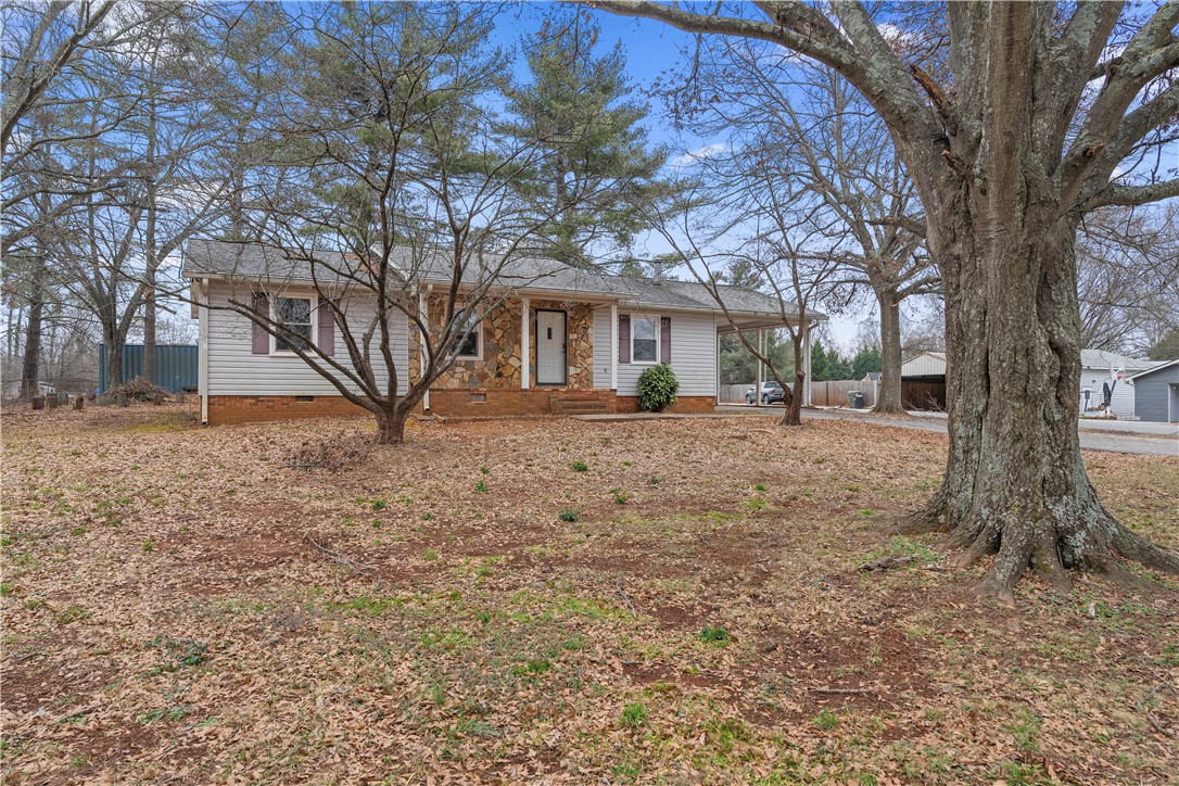 Boiling Springs, South Carolina 29316, United States, 4 Bedrooms Bedrooms, ,2 BathroomsBathrooms,Residential,Active,9745