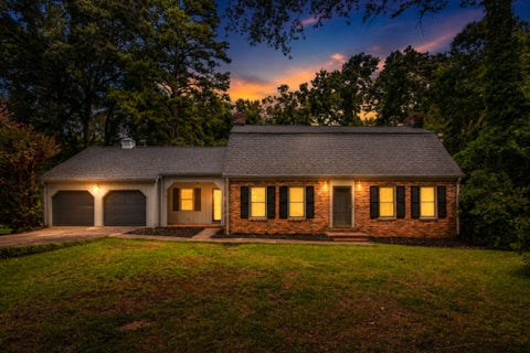 Photo of 111 Lakeview Circle, Clemson, SC 29631 (MLS # 20304018)