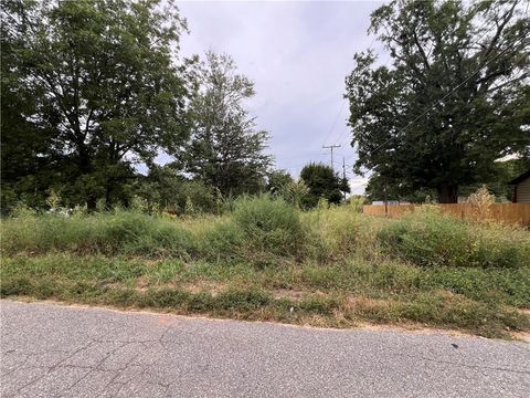 Vacant Land For Sale - 46 S Lyons Street<br/> Anderson, SC 29625