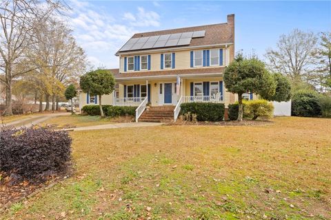 Photo of 102 Huntington Court, Easley, SC 29640 (MLS # 20295385)