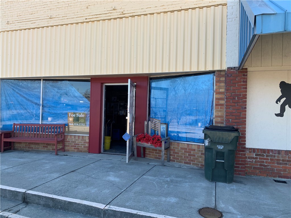 This commercial storefront offers prominent visibi