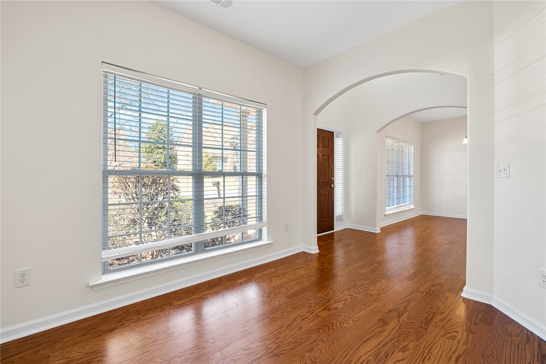 Anderson, South Carolina 29621, United States, 5 Bedrooms Bedrooms, ,3 BathroomsBathrooms,Residential,Pending,80923