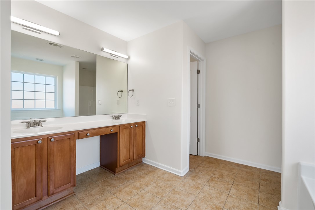 Anderson, South Carolina 29621, United States, 5 Bedrooms Bedrooms, ,3 BathroomsBathrooms,Residential,Pending,80923