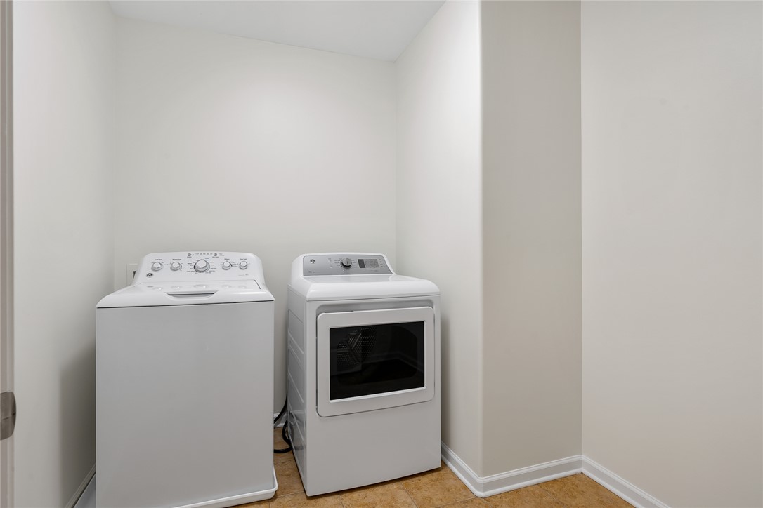 Anderson, South Carolina 29621, United States, 5 Bedrooms Bedrooms, ,3 BathroomsBathrooms,Residential,Pending,80923