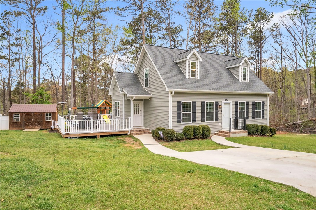 208 Woodland Drive, Greenwood, South Carolina image 2