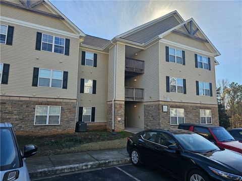 Photo of 621 Lookover Drive, Anderson, SC 29621 (MLS # 20295683)