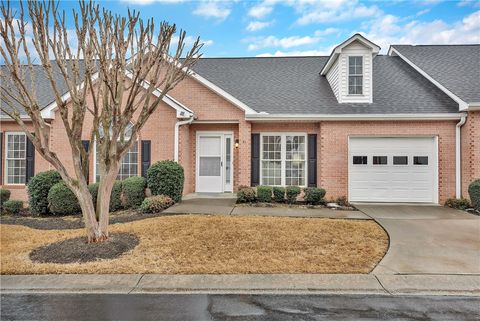Photo of 31 Somerset Court, Hartwell, GA 30643 (MLS # 20297469)