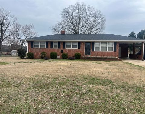 Photo of 106 Donhill Road, Anderson, SC 29625 (MLS # 20297785)