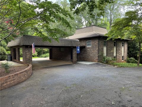 Photo of 105 E Brookwood Drive, Clemson, SC 29631 (MLS # 20298177)