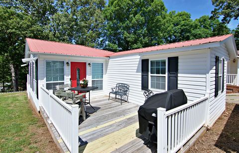 Mobile Home For Sale - 435A Lakewood Drive<br/> Townville, SC 29689