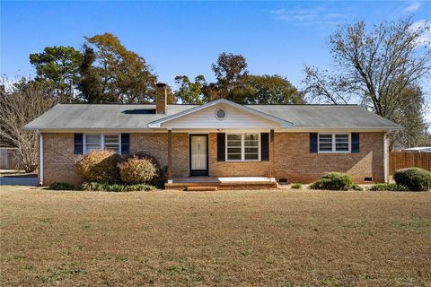 Photo of 105 Meadowbrook Drive, Anderson, SC 29626 (MLS # 20294617)
