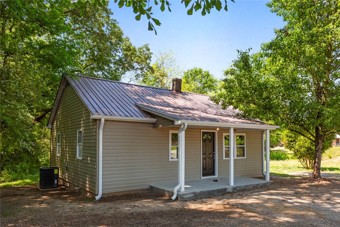 404 Highland Avenue, Westminster, South Carolina image 1