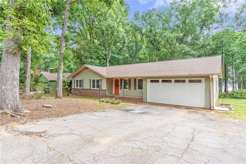 Photo of 4416 Denver Cove Road, Anderson, SC 29625 (MLS # 20301790)