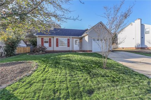 Photo of 4 Green Oak Drive, Simpsonville, SC 29680 (MLS # 20294133)