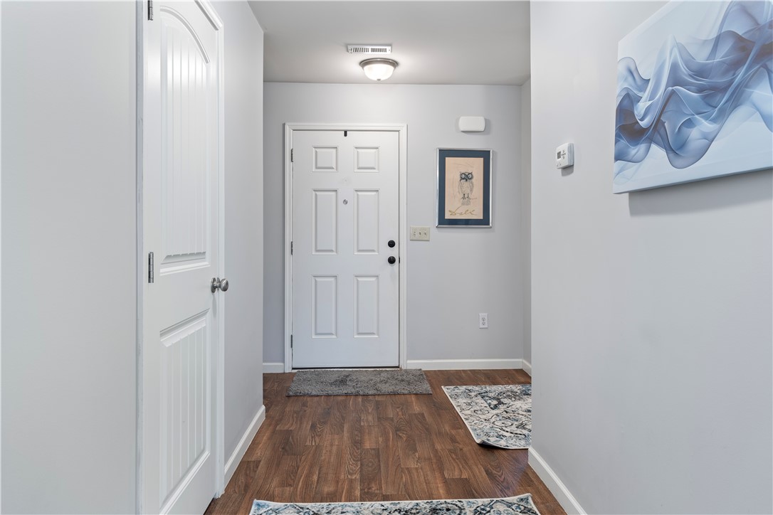 206 N Stonegate Drive, Seneca, South Carolina image 3