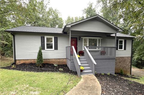Photo of 114 Mount Vernon Circle, Greer, SC 29651 (MLS # 20293605)