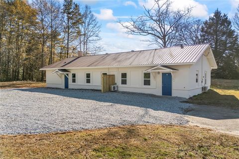 Photo of 114 Anderson Avenue, Westminster, SC 29693 (MLS # 20295599)