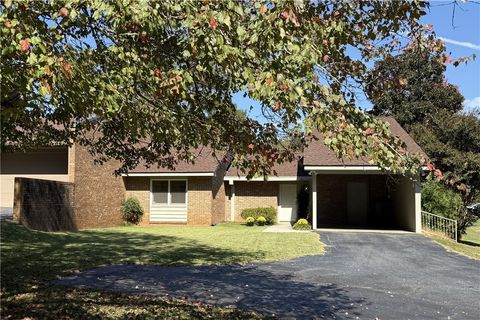 Photo of 409 Bayberry Lane, Clemson, SC 29631 (MLS # 20293413)