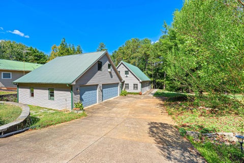 Photo of 241 Grizzly Bear Lane, Hartwell, GA 30643 (MLS # 20306063)