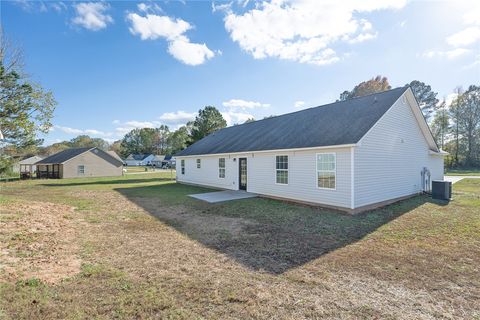 A home in Laurens