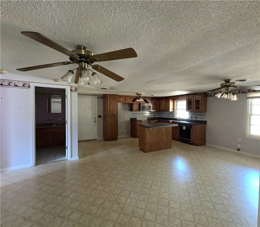 Anderson, South Carolina 29626, United States, 2 Bedrooms Bedrooms, ,2 BathroomsBathrooms,Residential,Active,236690