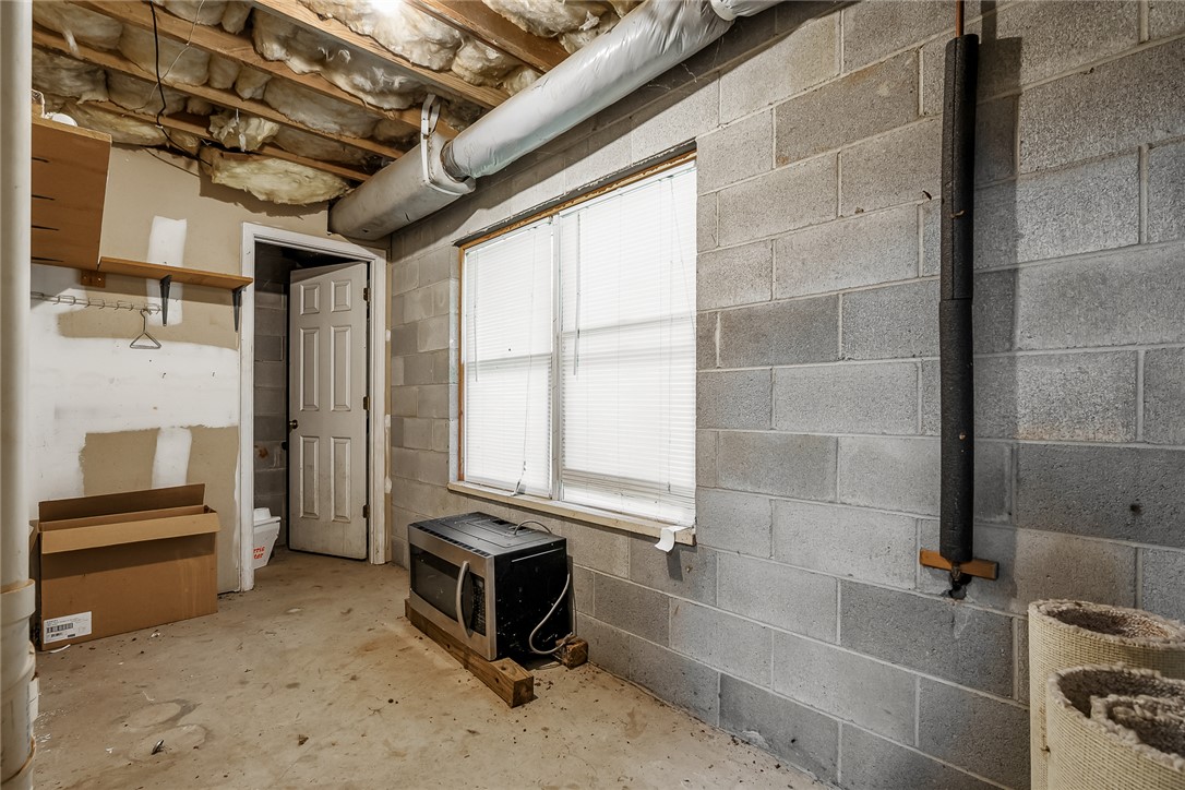 Anderson, South Carolina 29625, United States, 3 Bedrooms Bedrooms, ,2 BathroomsBathrooms,Residential,Active,193144