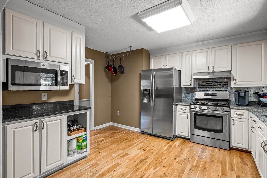 Anderson, South Carolina 29625, United States, 3 Bedrooms Bedrooms, ,2 BathroomsBathrooms,Residential,Active,193144