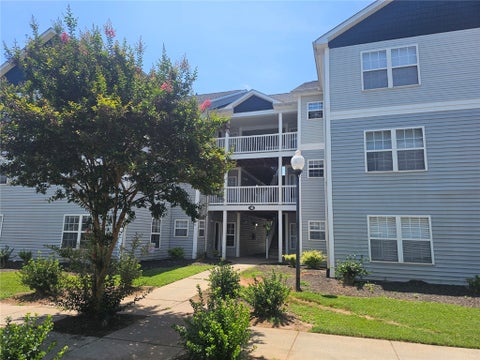 Photo for 188 University Village Drive #L, Central, SC 29630 (MLS # 20302634)