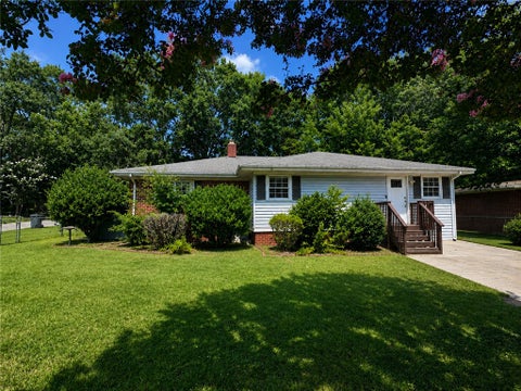 Photo of 208 W North Avenue, Westminster, SC 29693 (MLS # 20305047)