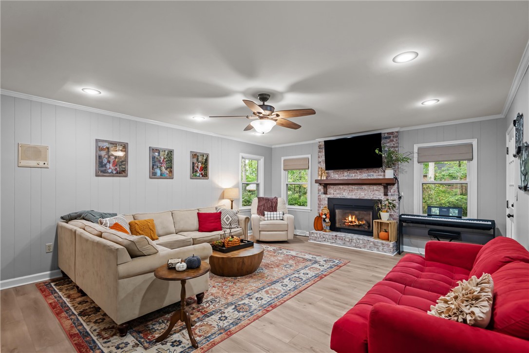 Anderson, South Carolina 29621, United States, 3 Bedrooms Bedrooms, ,2 BathroomsBathrooms,Residential,Pending,217914