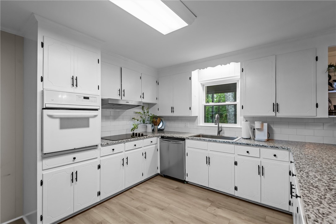 Anderson, South Carolina 29621, United States, 3 Bedrooms Bedrooms, ,2 BathroomsBathrooms,Residential,Pending,217914