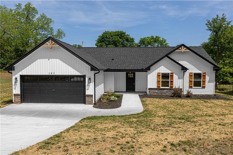 Photo of 105 Leon Drive, Anderson, SC 29621 (MLS # 20300001)