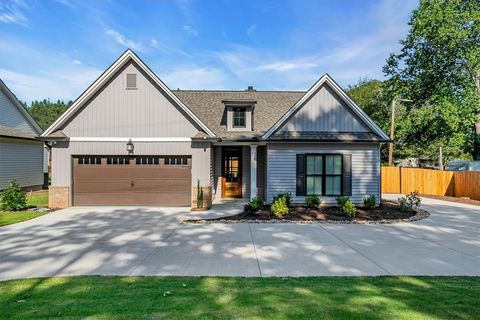 Homes For Sale - 309 Palmetto Road<br/> Pelzer, SC 29669