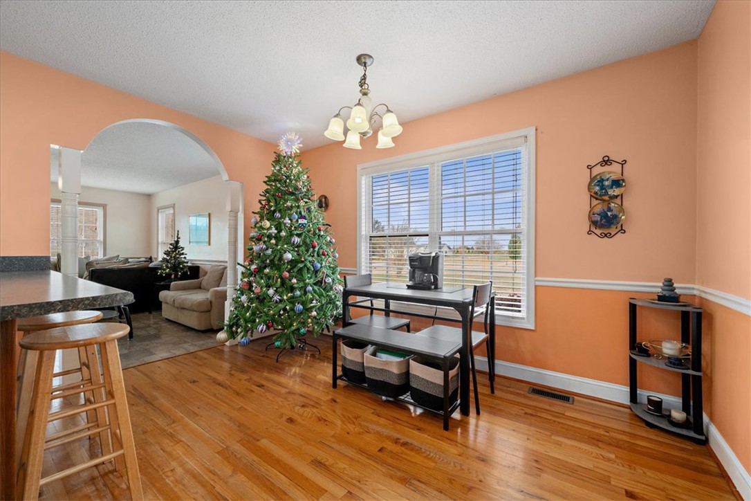 Belton, South Carolina 29627, United States, 4 Bedrooms Bedrooms, ,2 BathroomsBathrooms,Residential,Active,250230