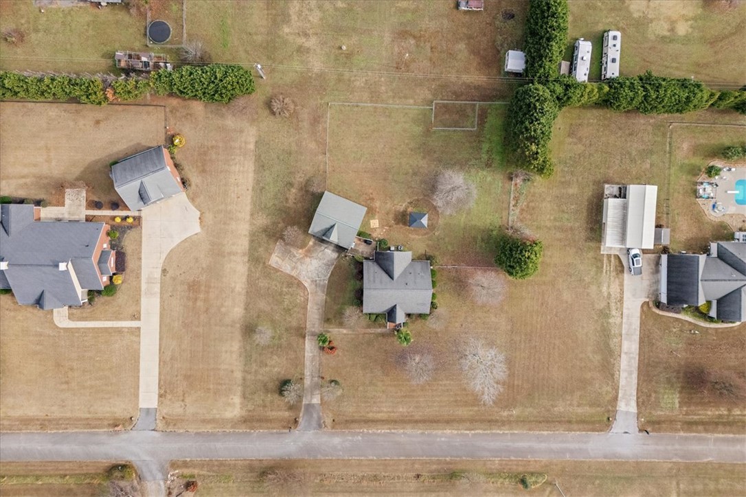 Belton, South Carolina 29627, United States, 4 Bedrooms Bedrooms, ,2 BathroomsBathrooms,Residential,Active,250230