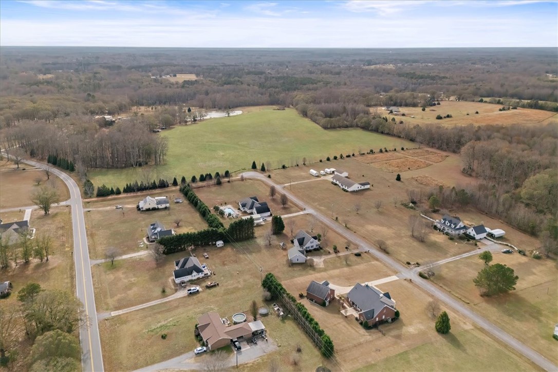 Belton, South Carolina 29627, United States, 4 Bedrooms Bedrooms, ,2 BathroomsBathrooms,Residential,Active,250230