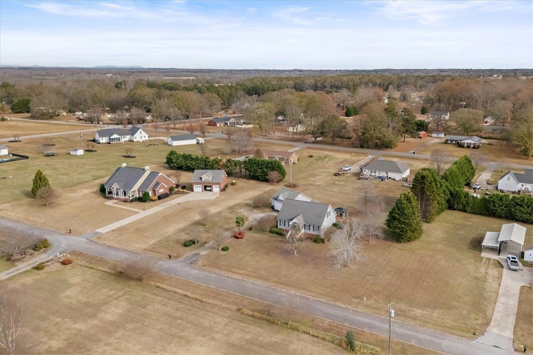 Belton, South Carolina 29627, United States, 4 Bedrooms Bedrooms, ,2 BathroomsBathrooms,Residential,Active,250230