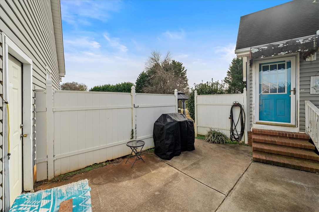 Belton, South Carolina 29627, United States, 4 Bedrooms Bedrooms, ,2 BathroomsBathrooms,Residential,Active,250230