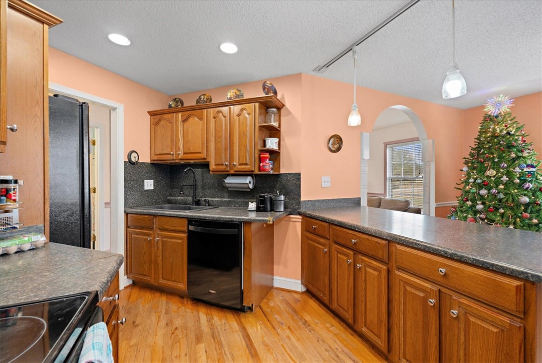 Belton, South Carolina 29627, United States, 4 Bedrooms Bedrooms, ,2 BathroomsBathrooms,Residential,Active,250230