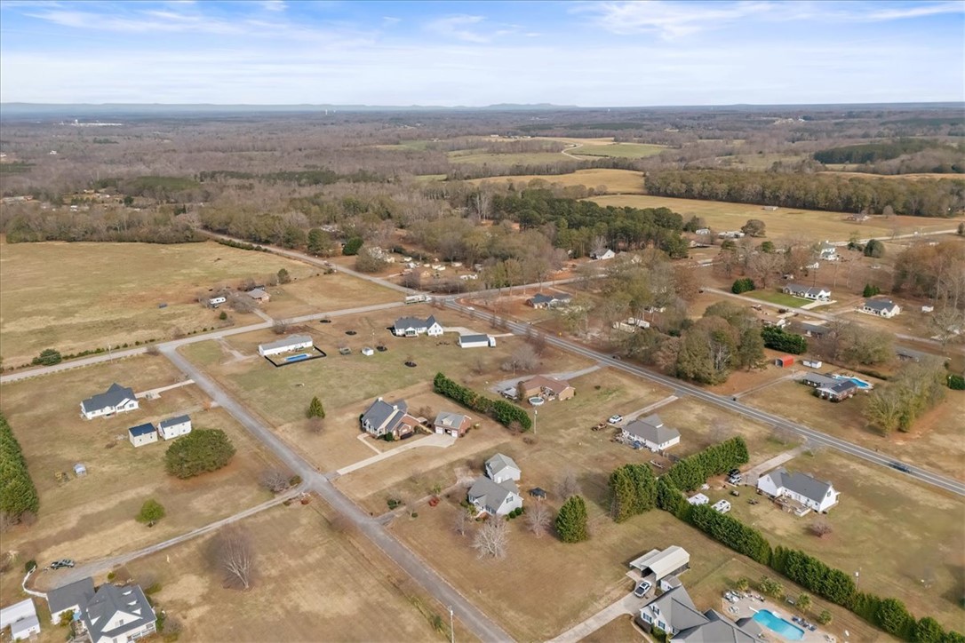 Belton, South Carolina 29627, United States, 4 Bedrooms Bedrooms, ,2 BathroomsBathrooms,Residential,Active,250230