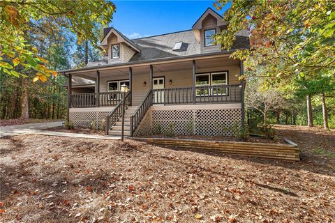 Photo of 301 N Hogan Drive, Westminster, SC 29693 (MLS # 20293627)
