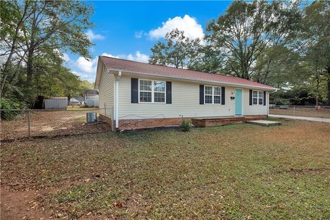 Photo of 910 Campbell Street, Anderson, SC 29621 (MLS # 20294240) Photo of 910 Campbell Street, Anderson, SC 29621 (MLS # 20294240)