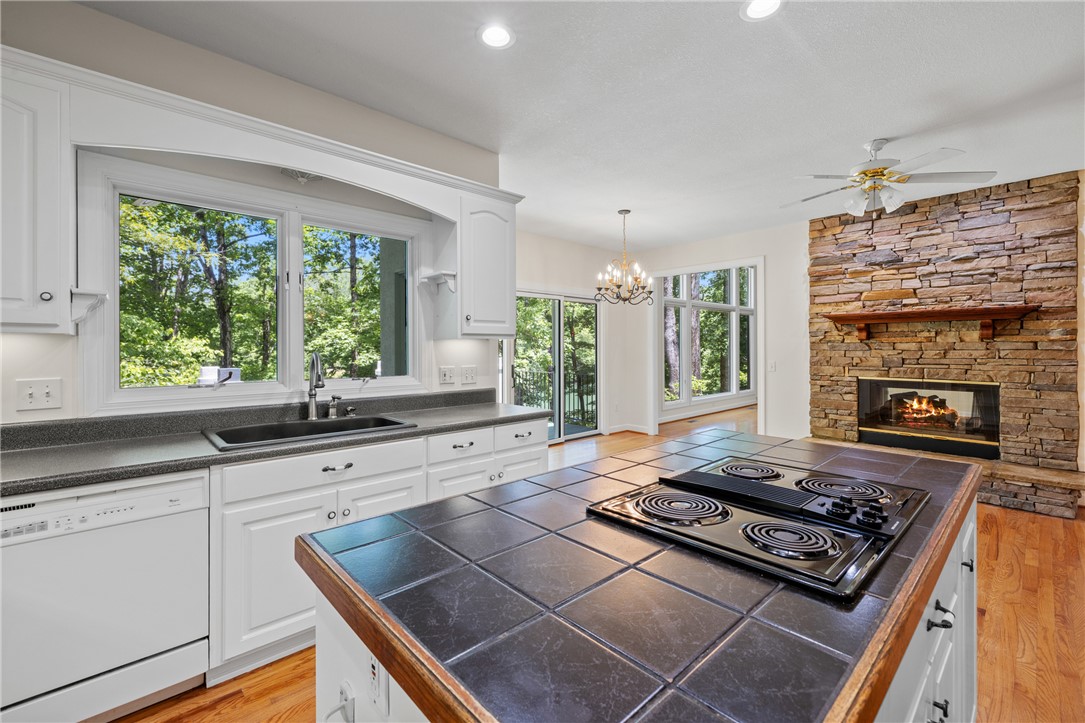 118 Pinnacle Pointe Drive, Seneca, South Carolina image 17