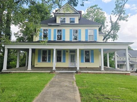Photo of 152 GRACE Street, Greenwood, SC 29649 (MLS # 20293503) Photo of 152 GRACE Street, Greenwood, SC 29649 (MLS # 20293503)