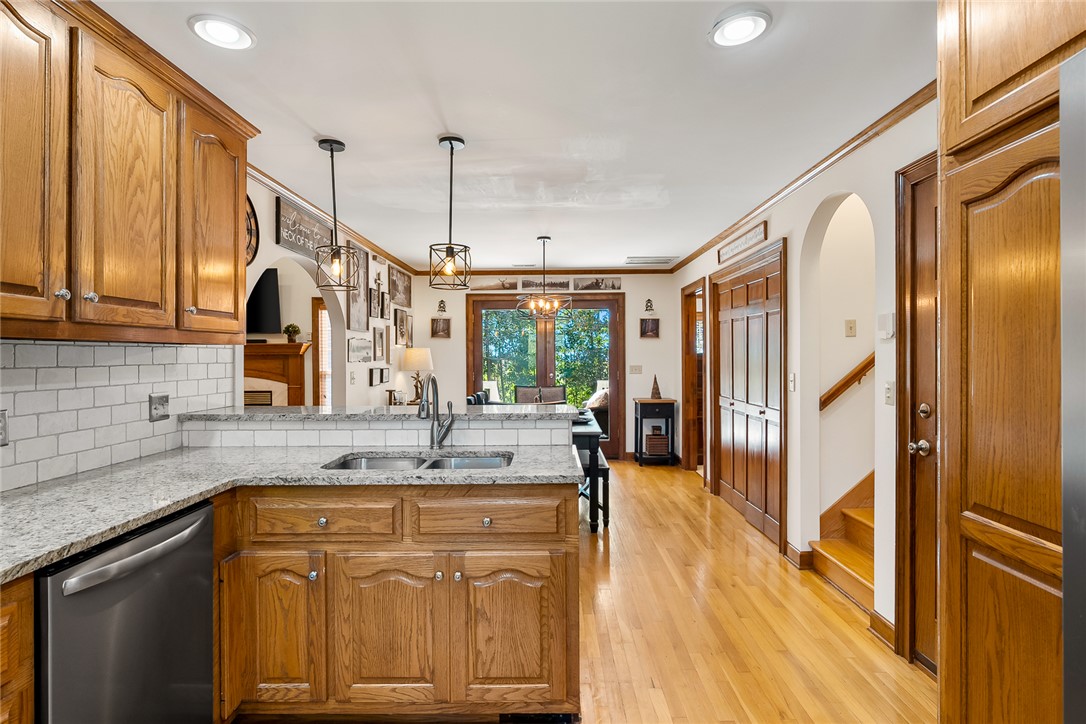 Easley, South Carolina 29640, United States, 4 Bedrooms Bedrooms, ,3 BathroomsBathrooms,Residential,Pending,233133